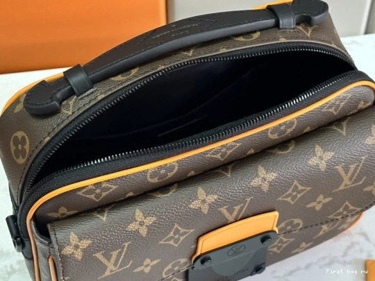 First bag ru S VUITTON LOCK MESSENGER LOUIS 0816